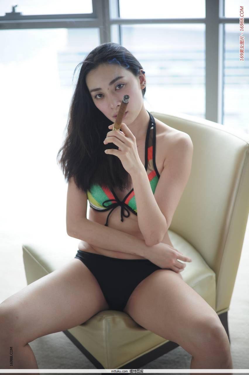 抽雪茄的白富美林希(31)