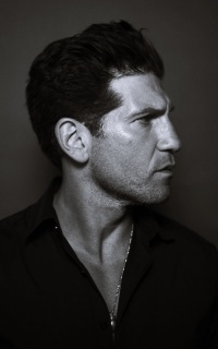 Jon Bernthal  B804cYzt_o