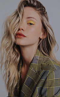 Scarlett Leithold TquHsPIO_o