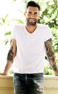 Adam Levine SyKTY7Dn_o