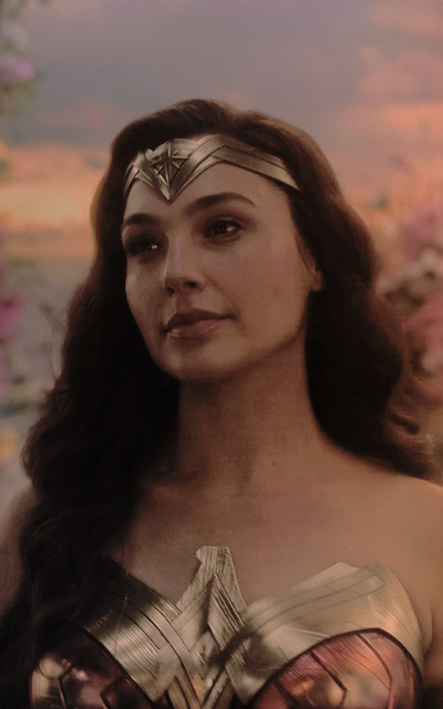 Gal Gadot Ir4U2yRR_o