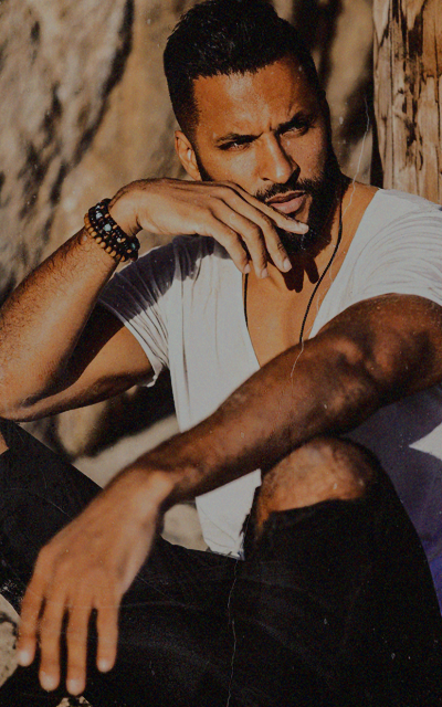 Ricky Whittle  GXmKSy1B_o