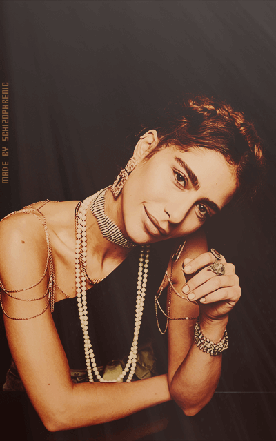 Nadia Hilker QOxjv9IF_o