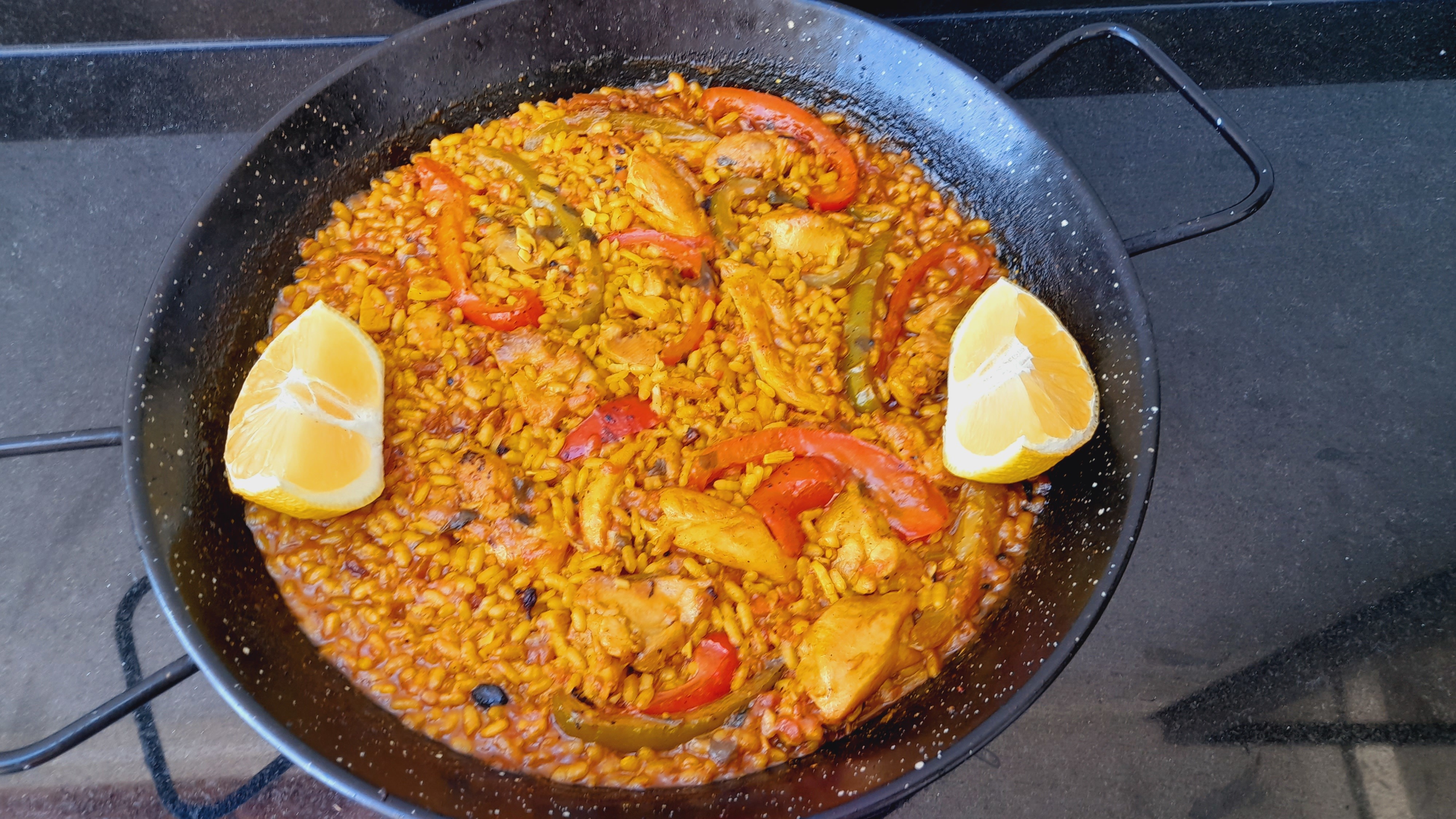 [COCINA] Hoy voy a hacer arroz tipo paella en el kamado, y ...