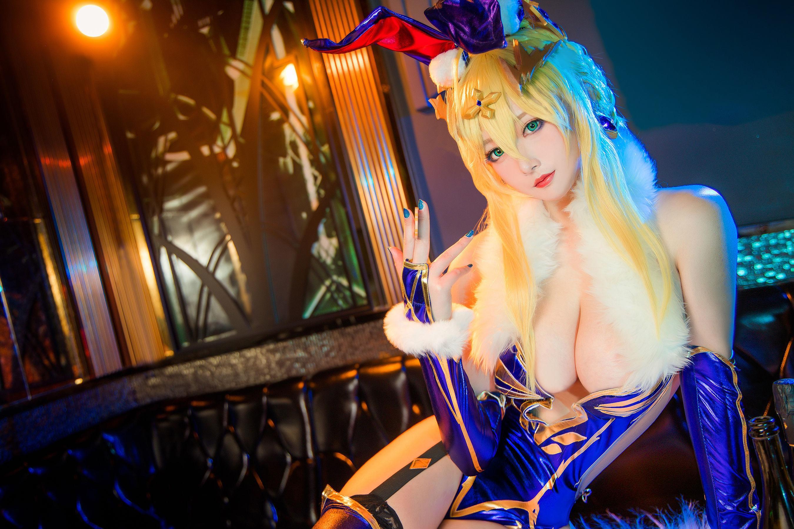 [网红COSER] 高颜值coser念念_D – 白枪呆兔女郎 写真集(19)