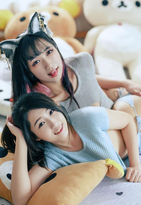 甜美小美女肉包+紫欣露背毛衣的情欲世界(25)