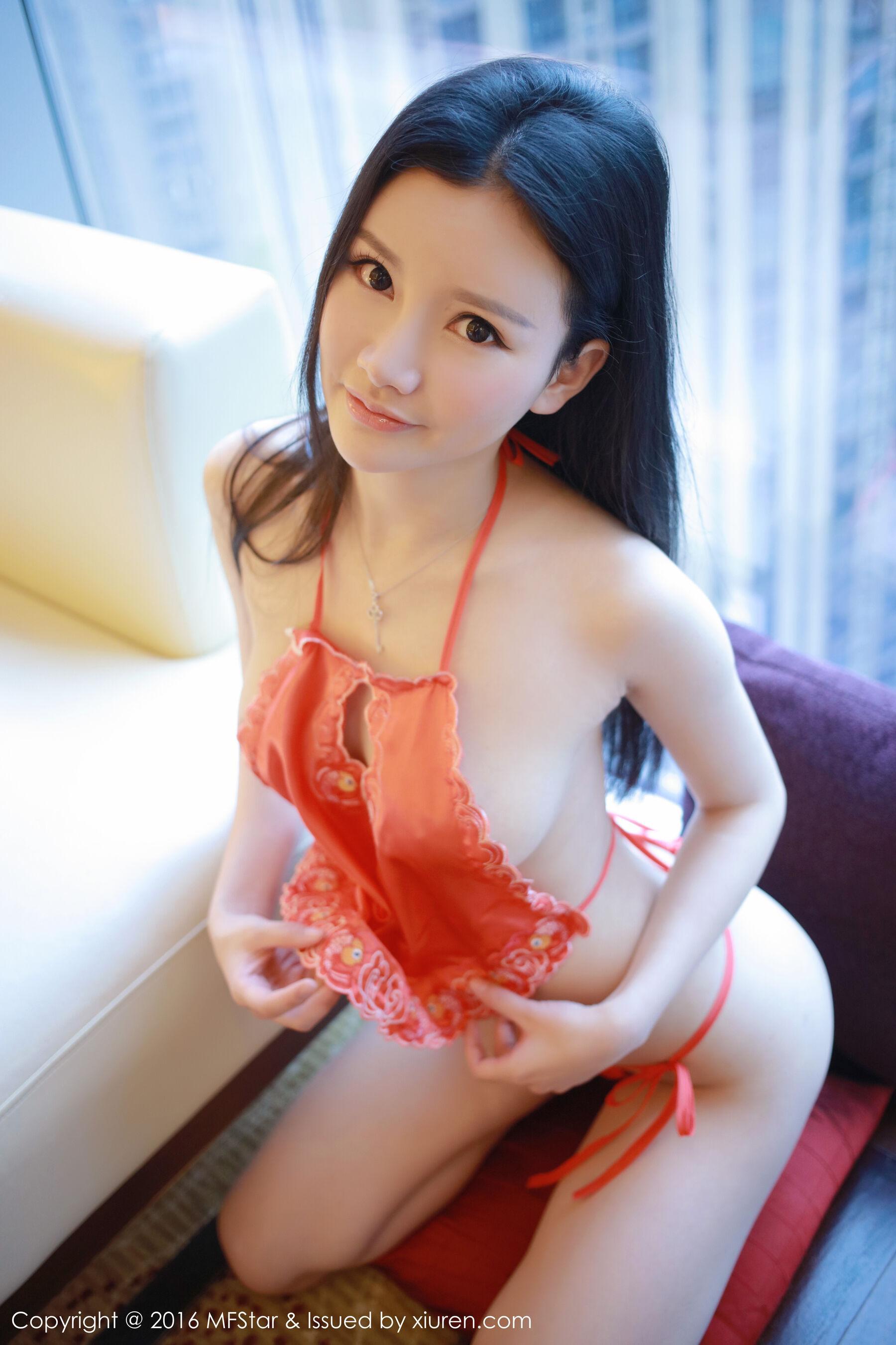 模范学院 Vol. 0081 姗姗就打奥特曼(48)