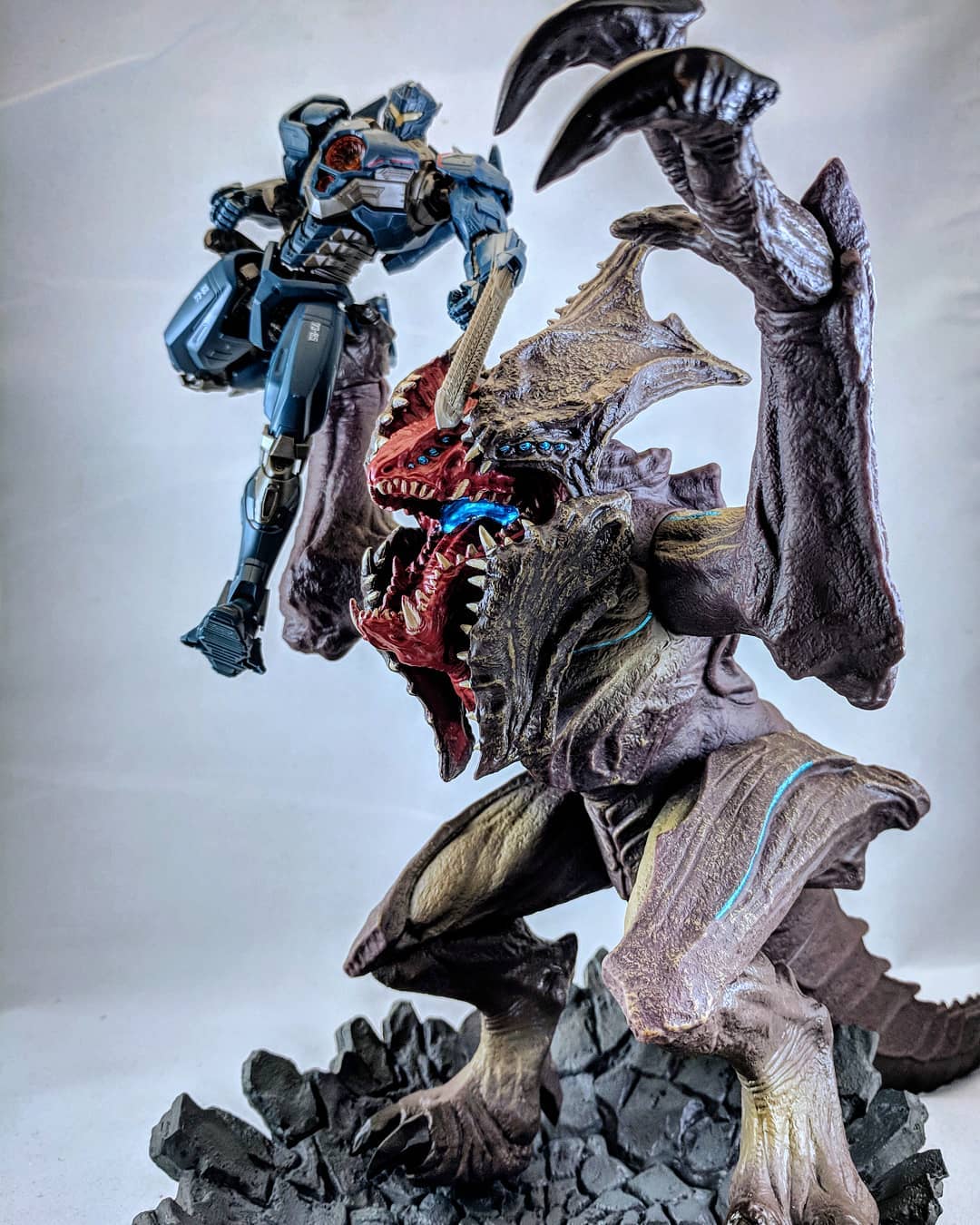 Pacific Rim : Uprising - Kaiju - Raijin (Sofvi Spirits / Bandai) - Page 3 M26jYIAT_o