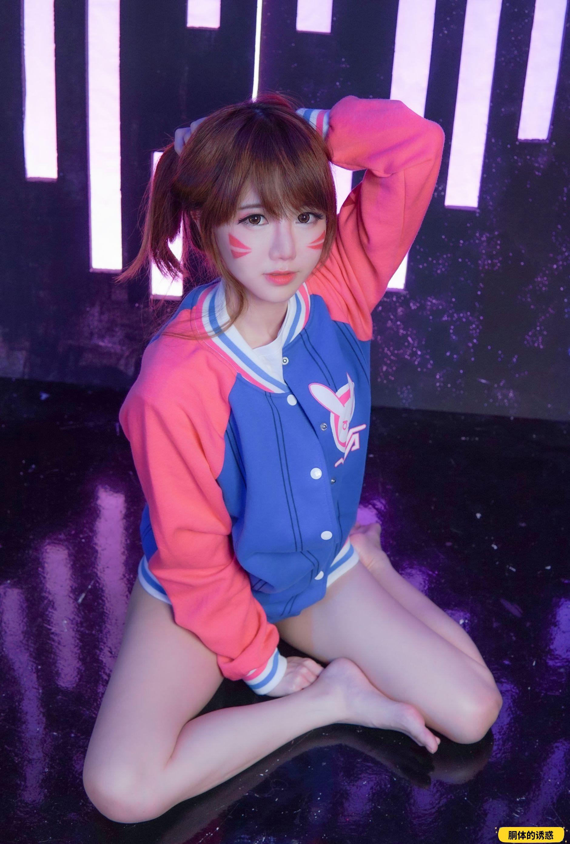 Sally Dorasnow - DVA Gamer Girl [10P-103MB]