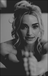 Brianne Howey 6gumFb2l_o