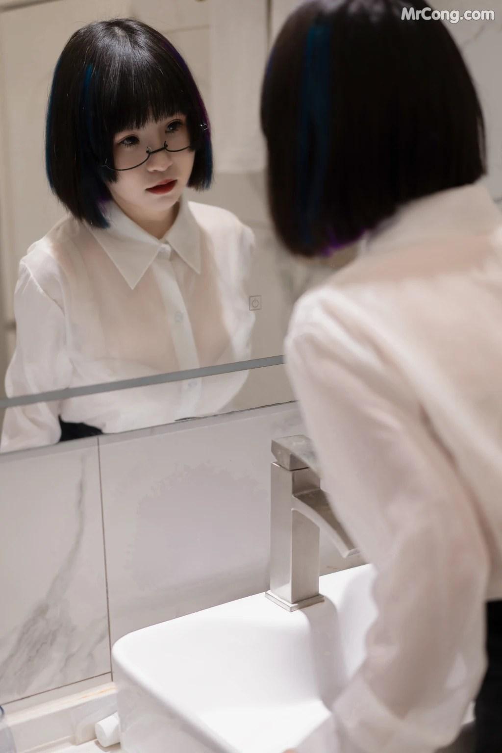 Coser@晕崽Zz: -迷情小秘 (62 photos)(1)