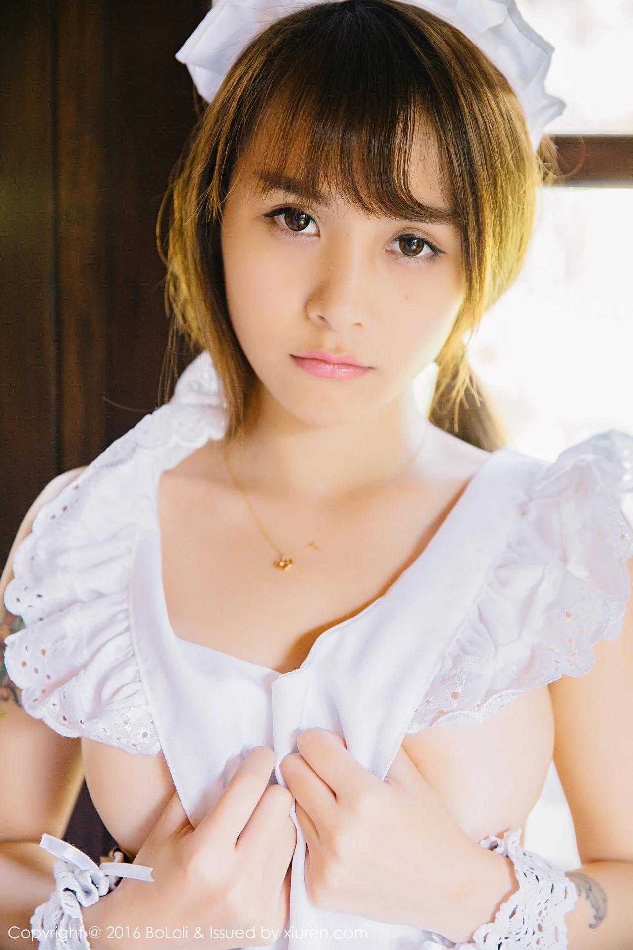 诱惑系女仆夏美酱美乳翘臀性感力爆发[菠萝社Bololi]084 (38P)(18)