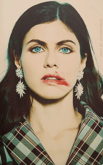 Alexandra Daddario 8s5urjbS_o