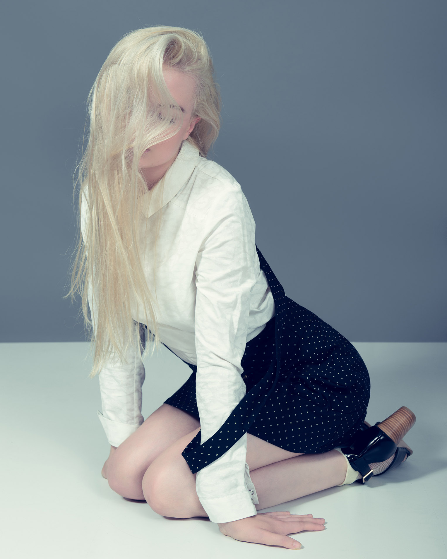 Shy Girl / Magdalena Rzazewska by Adam Trzaska / Kaltblut Magazine Shy Girl / Magdalena Rzazewska by Adam Trzaska / Kaltblut Magazine