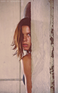 Rhona Mitra ZNJwVK0E_o