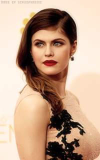 Alexandra Daddario TSAjR8HR_o