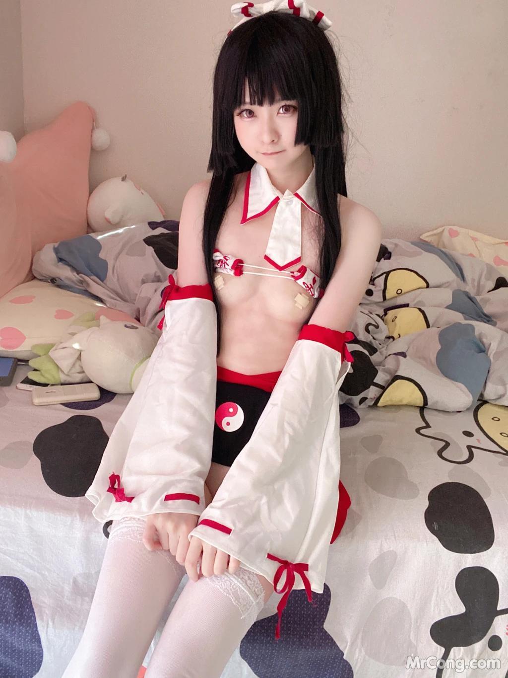 Coser@习呆呆: 眼帯ブラ巫女緊縛 (55 photos )(18)