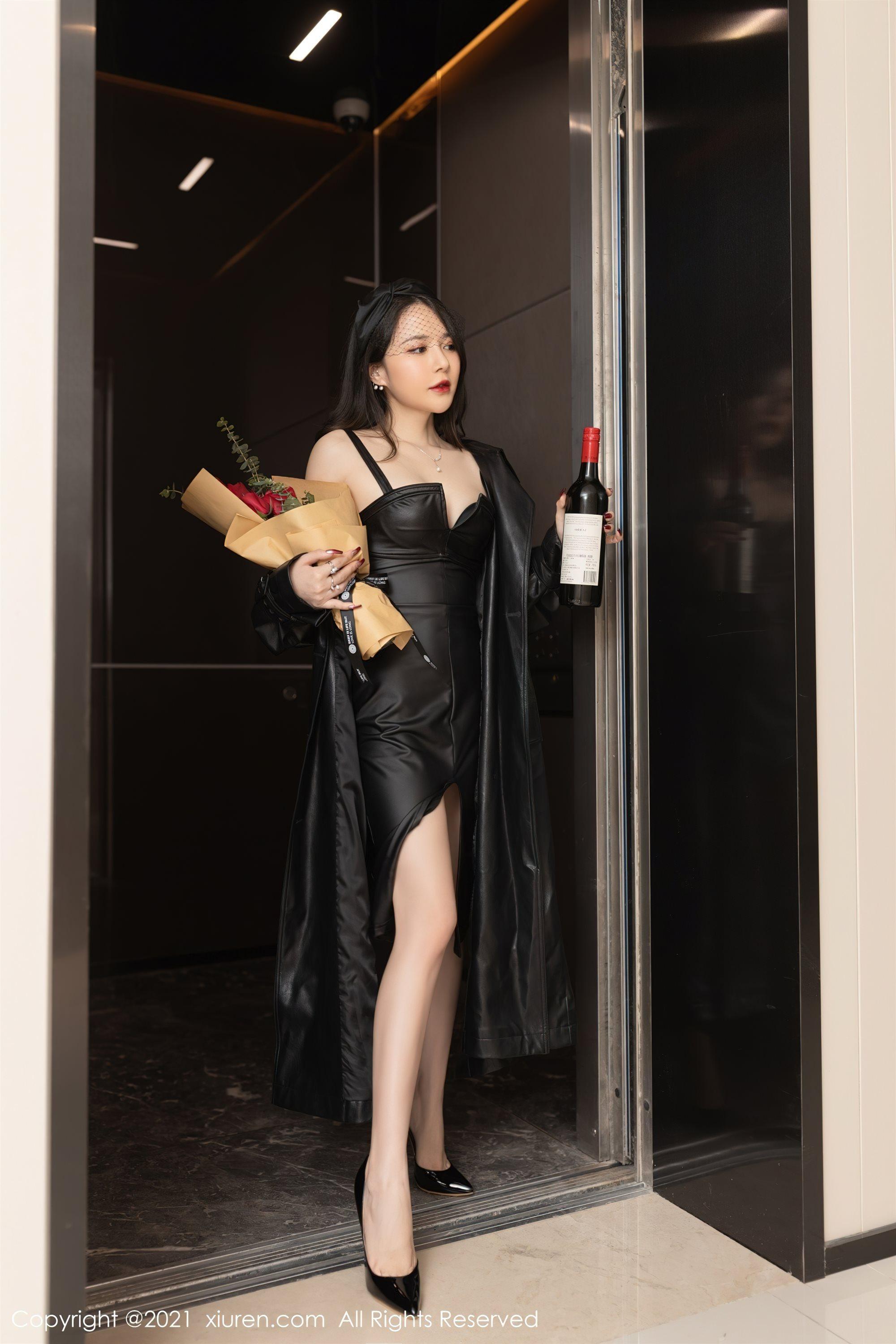 [XiuRen秀人网]No.4021 模特鱼子酱Fish妻子们的聚会主题私房半脱秀火辣身材诱惑写真(4)