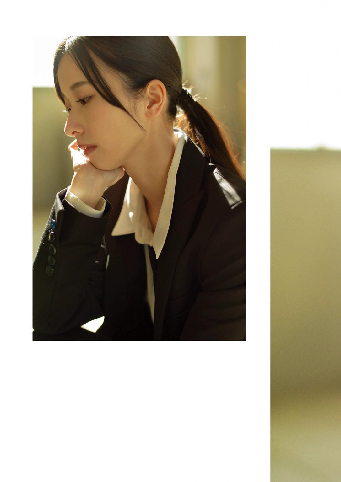 Kotoko Sasaki 佐々木琴子, 1st写真集 「明け方の夢」 Set.01(8)