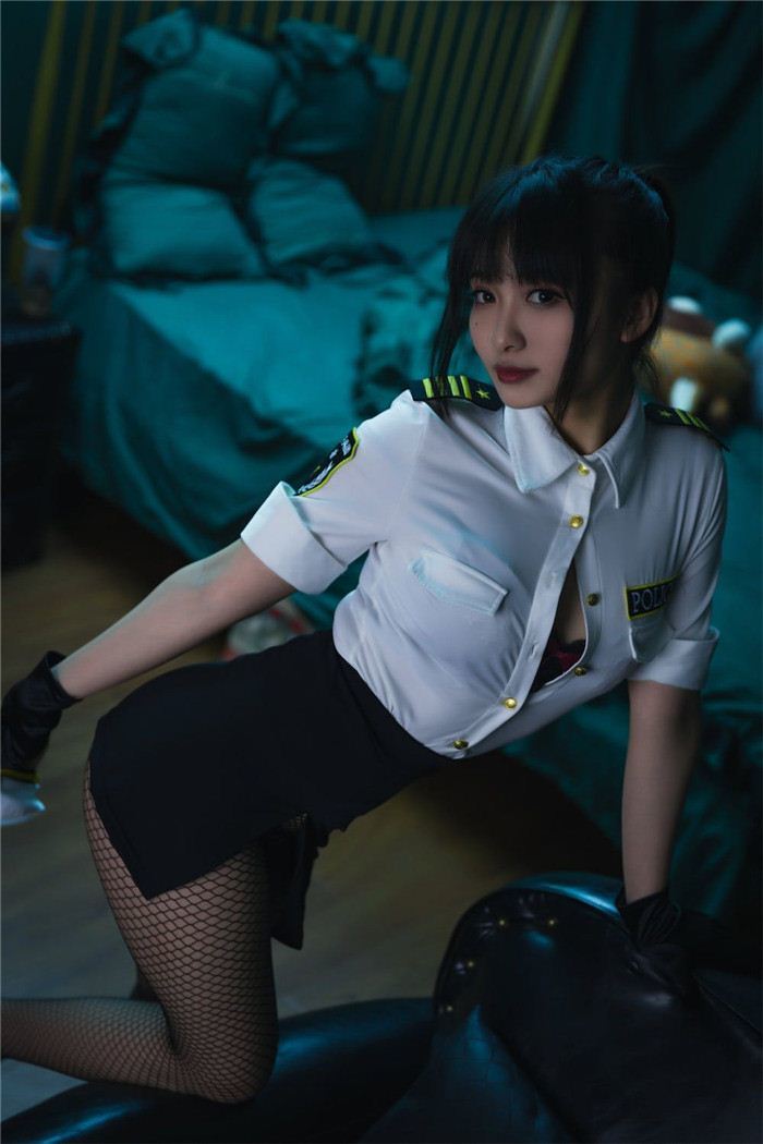 洛璃LoLiSAMA 超S女警写真(3)