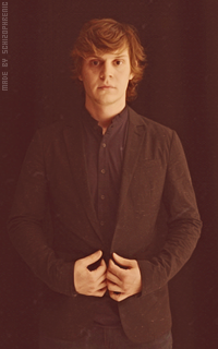 Evan Peters 26WCQ9TS_o