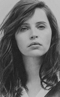 Felicity Jones JpRuqRAR_o