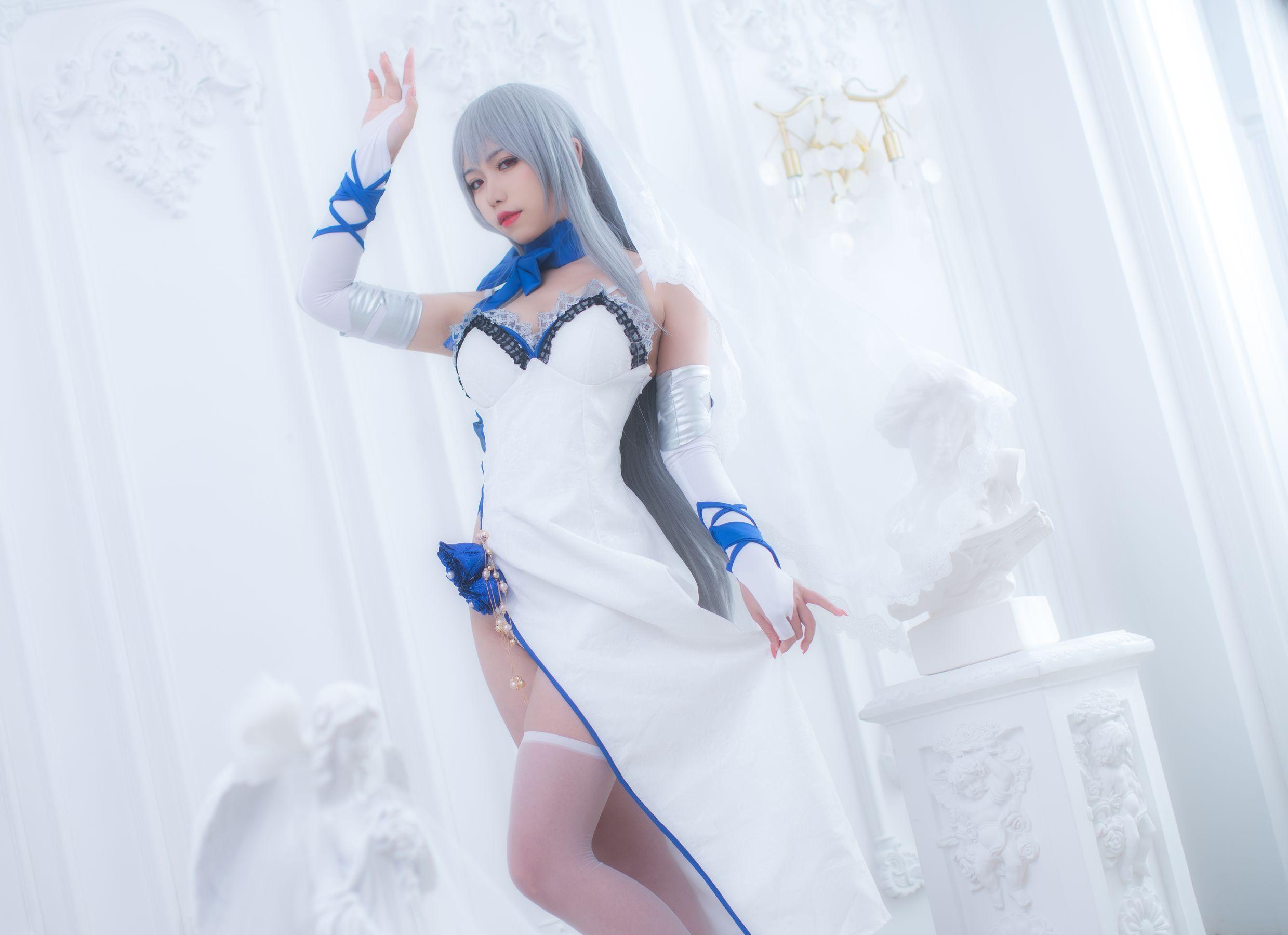 [网红COSER] 一北亦北 – 路易九世礼服 写真套图(3)