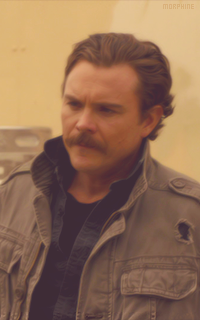 Clayne Crawford - Page 2 CQnLc4vR_o