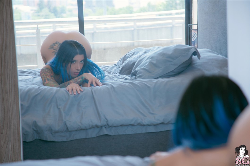 Melicia Suicide, Estranged