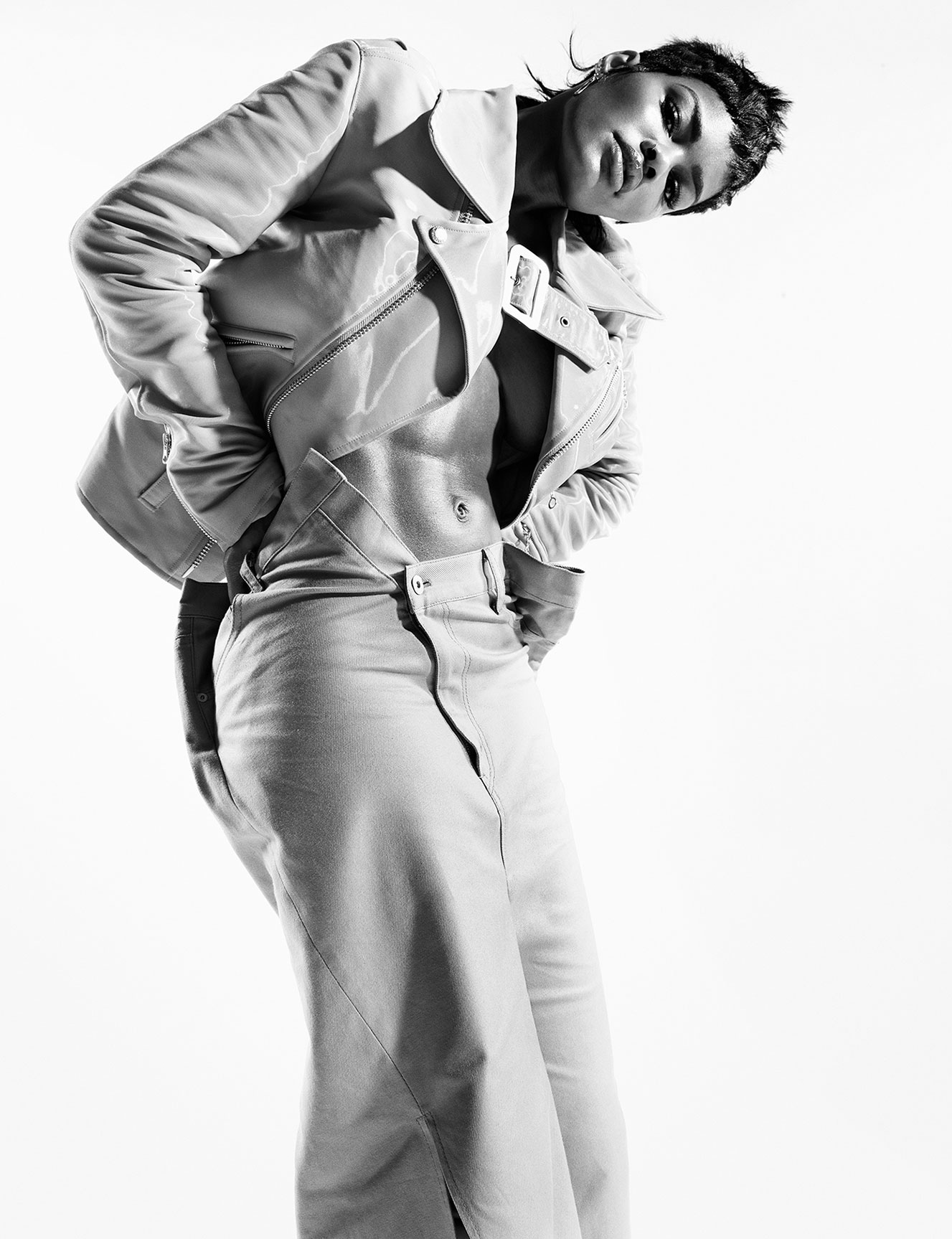 Teyana Taylor by Mario Sorrenti / i-D Magazine summer 2020 Тейяна Тейлор в хаос-выпуске журнала i-D, лето 2020 / фото 05