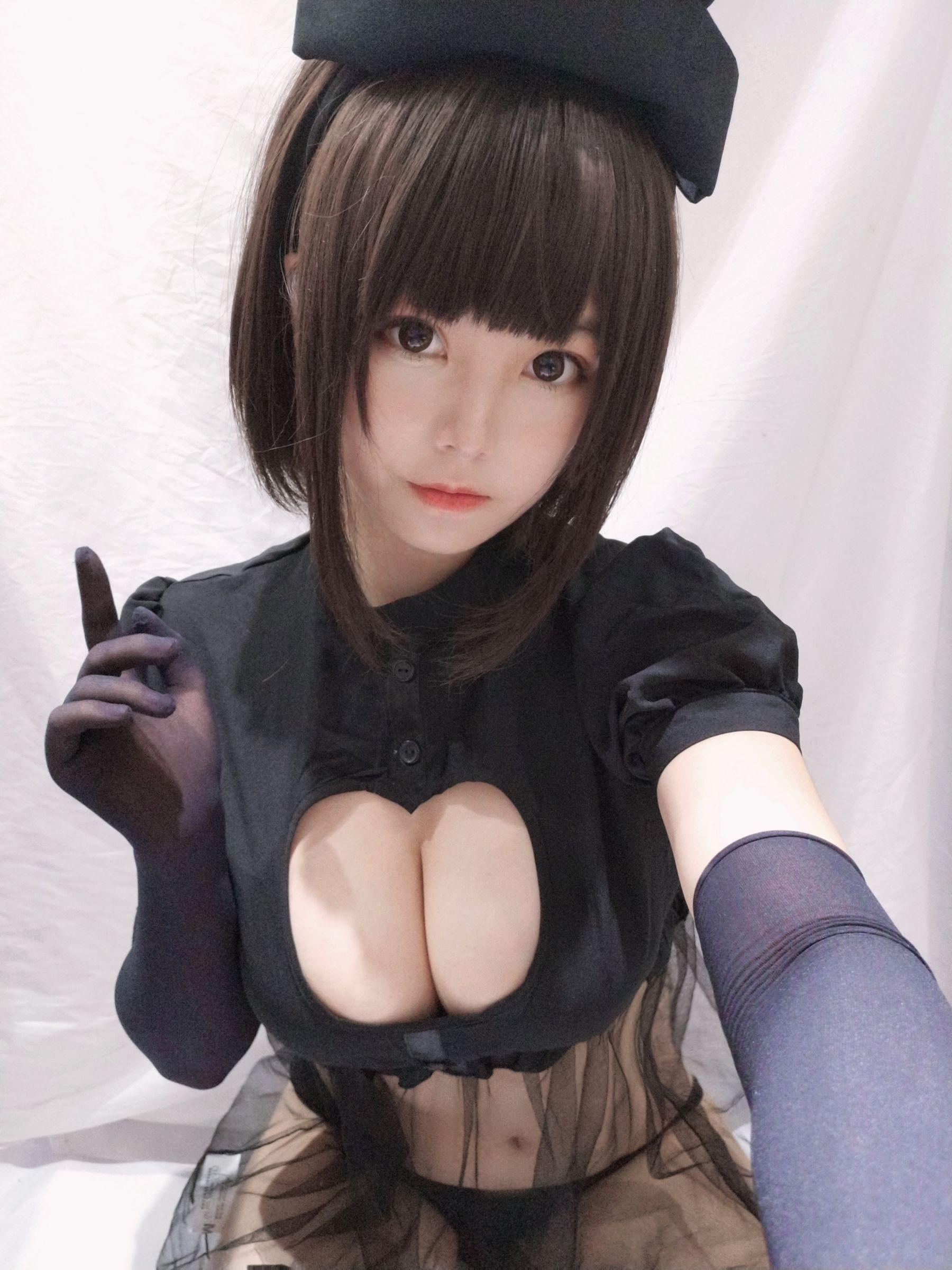 [Cosplay] 蜜汁猫裘 – 兔子护士 写真集(11)