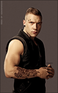 Jai Courtney EYOfCa18_o