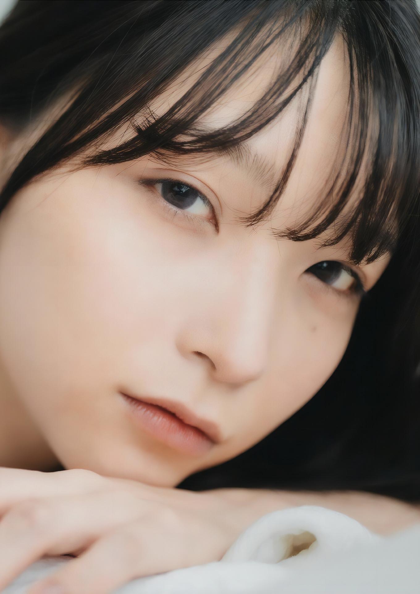 Marina Amatsu あまつまりな, 完全限定写真集 ‘The Queen’ Set.03(48)