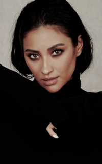 Shay Mitchell KRXBcR9g_o