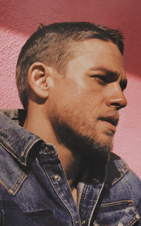 Charlie Hunnam A9mtFrxR_o