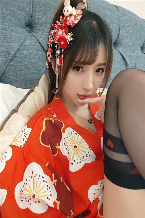 小女巫露娜 黑丝和服写真(30)