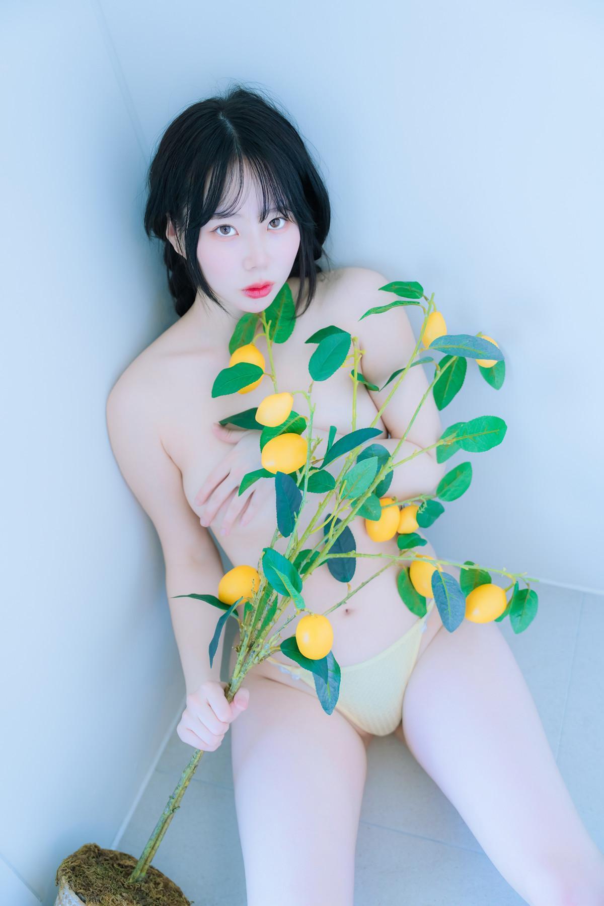 Myua 뮤아, Photobook ‘Lemon’(11)