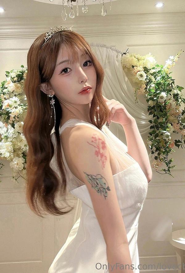 白嫩美女神lovechuu 财阀的爱宠私拍尺度图(8)