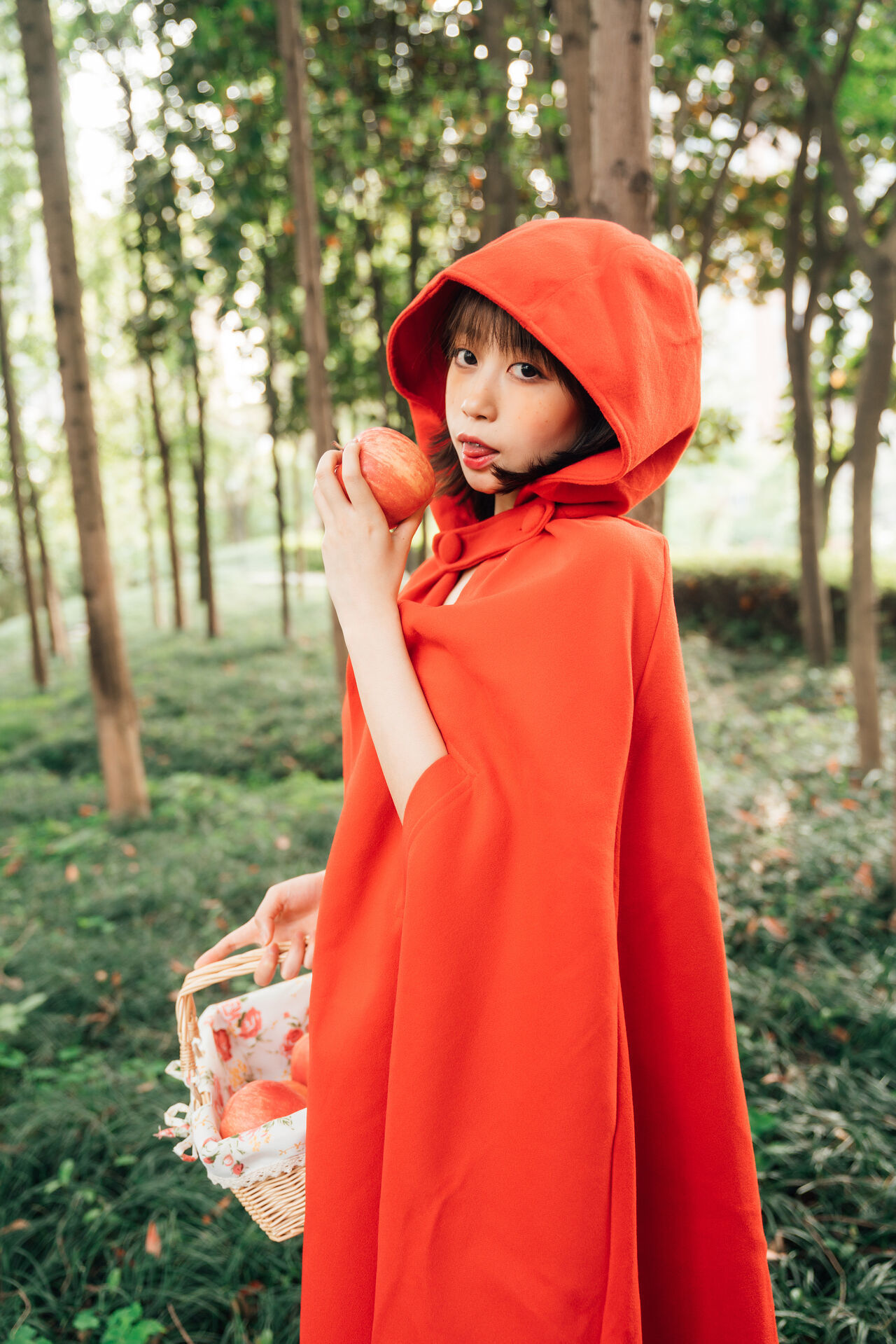 奈汐酱Nice 自撮り - Red Riding Hood