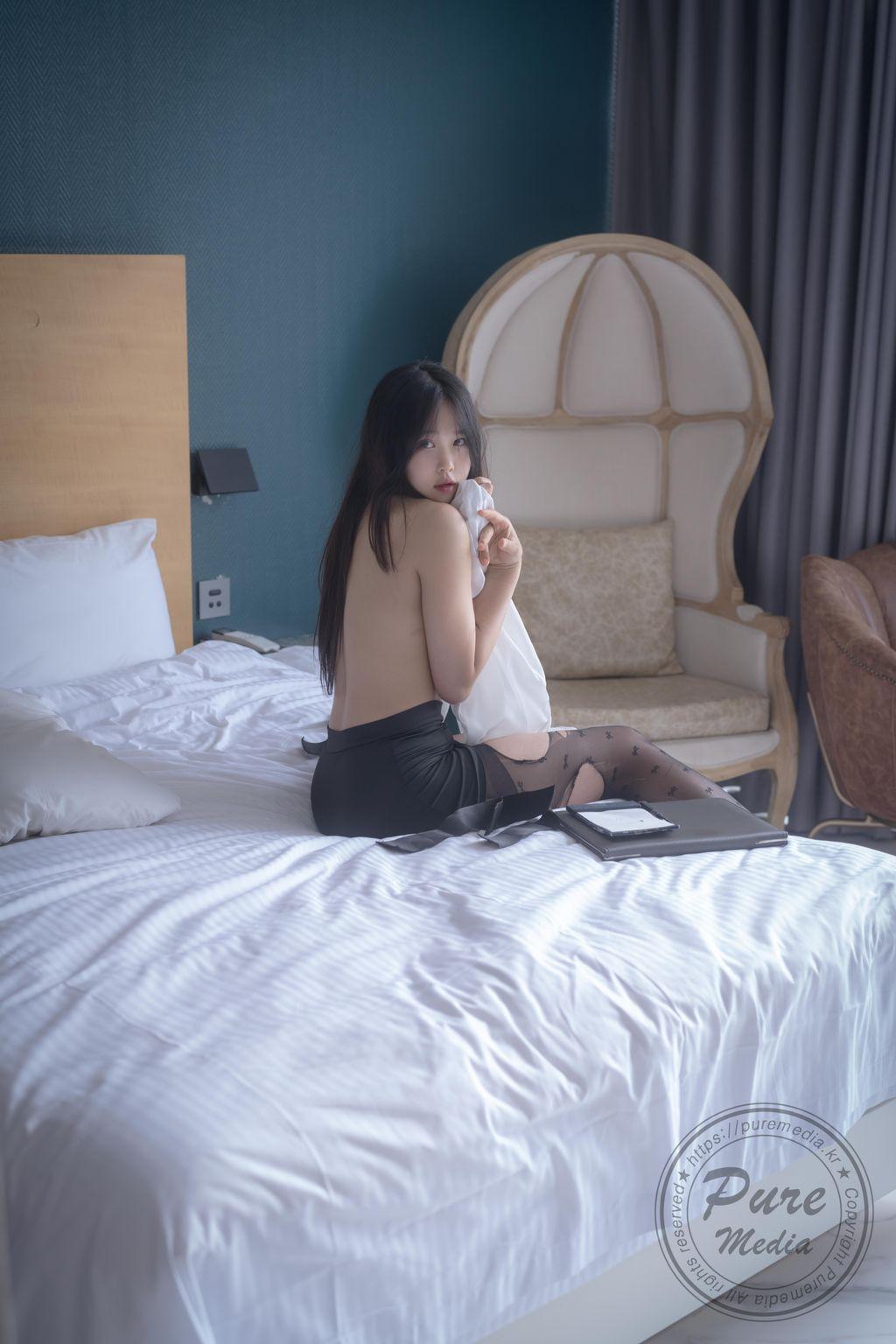 Pure Media Vol.252: SoU (소유): Basic Instinct & The Manager is Mine (123 photos)(118)