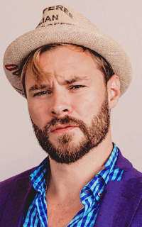 Patrick Flueger Ogaw4f3a_o