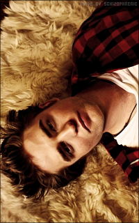 Robert Pattinson HuE7Ybwl_o