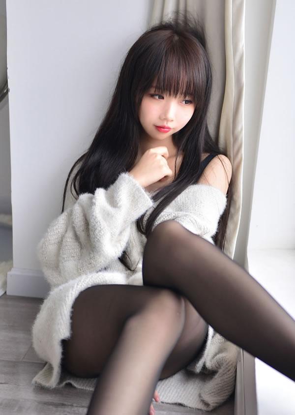 雪琪Cosplay–毛衣少女粉嘟嘟小嘴可爱写真(29)