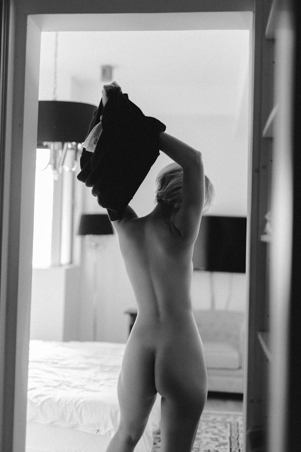 Cara 카라, [DCP-snaps] Vol.02 Photobook(11)
