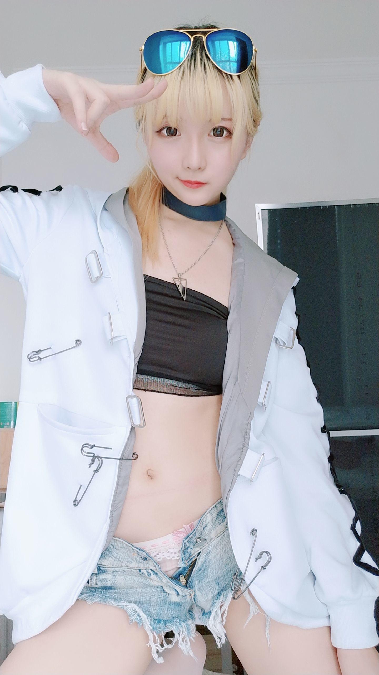 Coser小姐姐星之迟迟 《莉莉丝》 写真集(1)