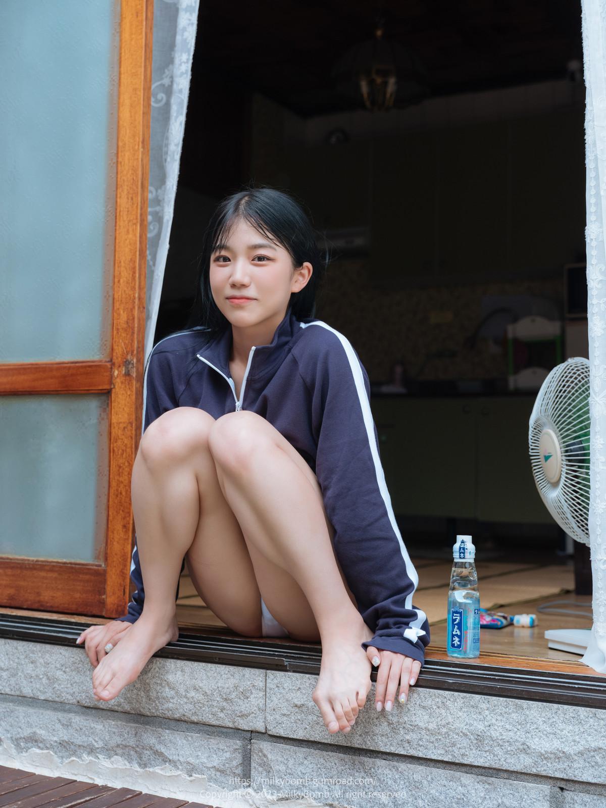 Yui 유이, [MilkyBomb] Tracksuit 체육복 Set.02(36)