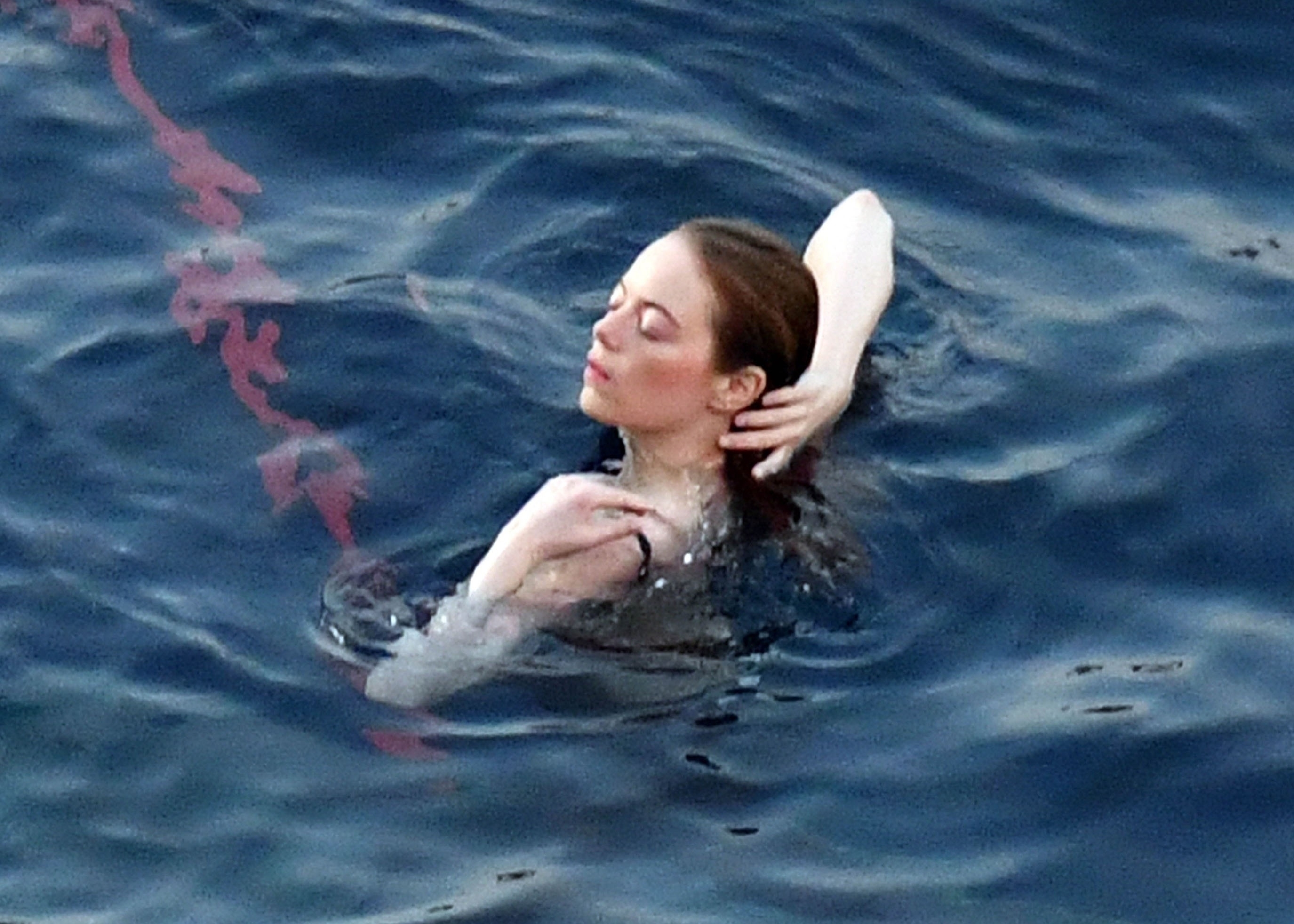 Эмма Стоун (Emma Stone) на съемках рекламы Louis Vuitton на острове Капри (...