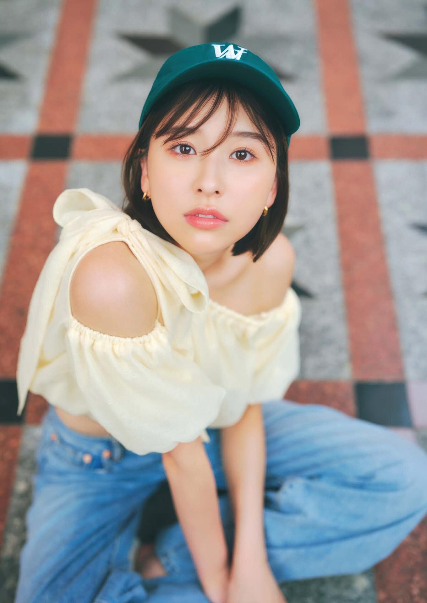 Shiori Tamai 玉井詩織, Big Comic Spirits 2025 No.39 (ビッグコミックスピリッツ 2025年39号)(8)