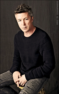 Aidan Gillen GuO7yJ8F_o