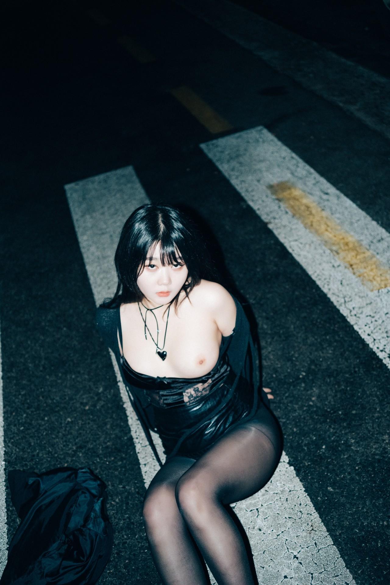 ZIA.Kwon 권지아, [Loozy] XXX At Night Road Set.01(29)